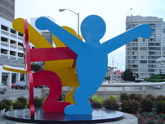 harring sculputre at the moscone center