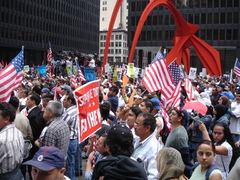 the crowd at the federal plaza