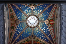 the ceiling of the Catedral de Nuestra Señora de la Almudena