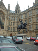 statue of richard I, infront of uk parliment [2001.05.02]
