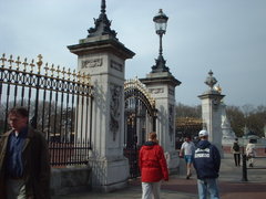 buckingham palace gates  [2001.05.02]