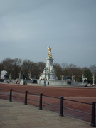 statue of queen victoria [2001.05.02]