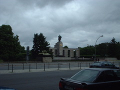 soviet memorial [2001.06.03]